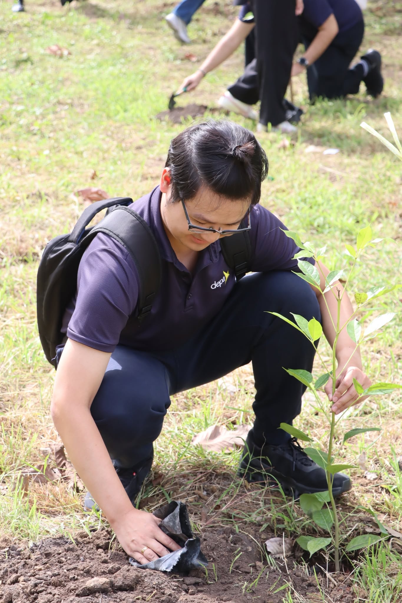 title - นายกฤษณะ ดีปาละ รองเลขาธิการสำนักงานการปฏิรูปที่ดินเพื่อเกษตรกรรม เป็นประธานในพิธีเปิดกิจกรรม CSR ปลูกต้นไม้ (Grow Green) ณ ศูนย์ส่งเสริมและพัฒนาอาชีพเสริมนอกภาคการเกษตร (ศพส.) 